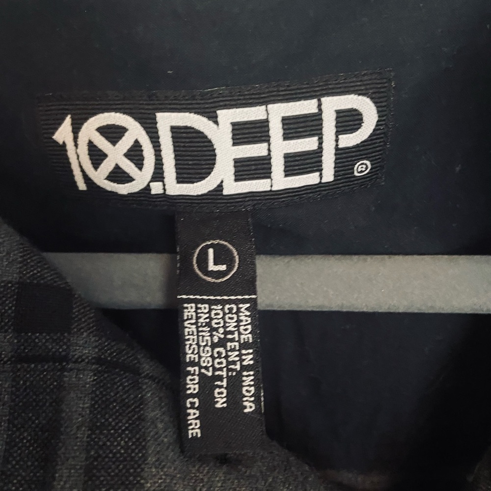 10 deep two tone button down. - Picture 3 of 3